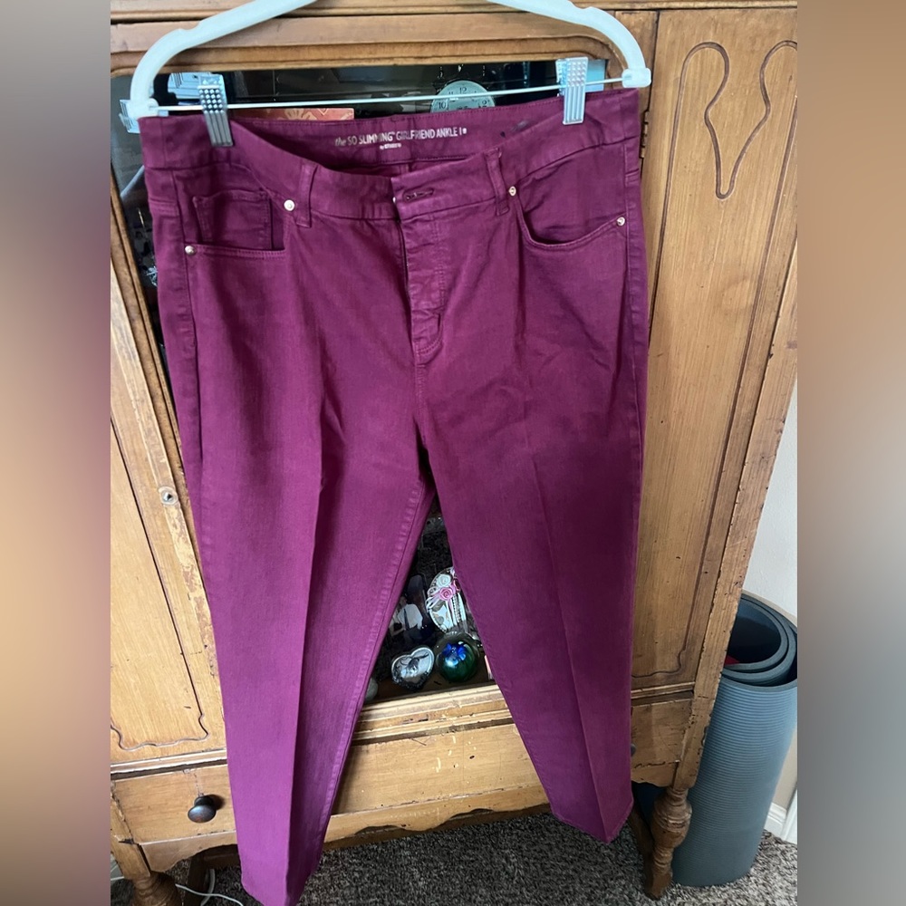Chico’s So slimming girl friend ankle jean in maroon.